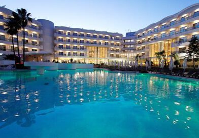 Lees alles over Hotel Rei del Mediterrani Palace in de plaats Playa de Muro op Mallorca voor je vakantie in 2027