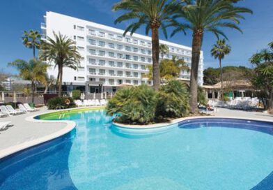Lees alles over Hotel Riu Bravo in de plaats Playa de Palma op Mallorca voor je vakantie in 2027