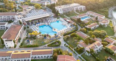 Lees alles over Hotel Roda Beach Resort  in de plaats Roda op Corfu voor je vakantie in 2025