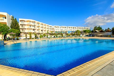 Lees alles over Hotel Sovereign Beach Hotel in de plaats Kardamena op Kos voor je vakantie in 2027