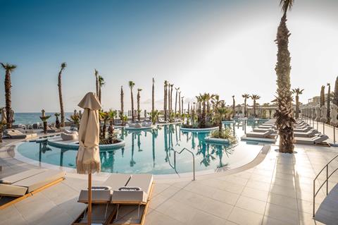 Lees alles over Hotel Stella Blue Seaside Resort  in de plaats Analipsi op Kreta voor je vakantie in 2025