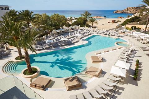 Lees alles over Hotel TUI BLUE Tarida Beach  in de plaats Cala Tarida op Ibiza voor je vakantie in 2025