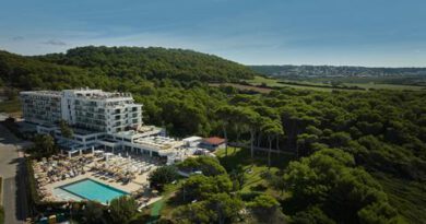 Lees alles over Hotel TUI BLUE Victoria Menorca  in de plaats Santo Tomás op Menorca voor je vakantie in 2025
