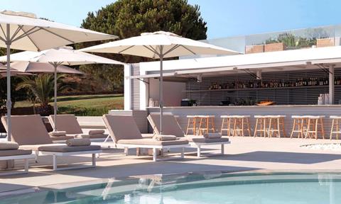 Lees alles over Hotel The Bay in de plaats Vassilikos op Zakynthos voor je vakantie in 2025