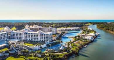 Lees alles over Hotel Titanic Deluxe Golf Belek  in de plaats Belek op Turkse Rivièra voor je vakantie in 2025