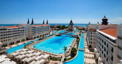 Lees alles over Hotel Titanic Mardan Palace in de plaats Lara op Turkse Rivièra voor je vakantie in 2027