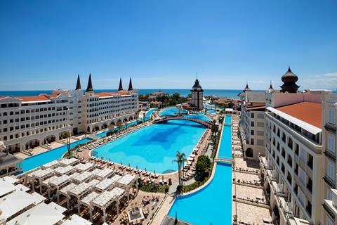 Lees alles over Hotel Titanic Mardan Palace in de plaats Lara op Turkse Rivièra voor je vakantie in 2027