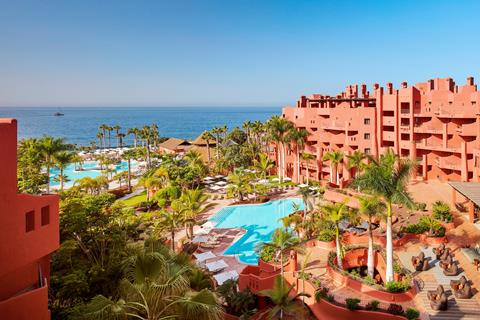 Lees alles over Hotel Tivoli La Caleta Tenerife Resort  in de plaats Costa Adeje op Tenerife voor je vakantie in 2025