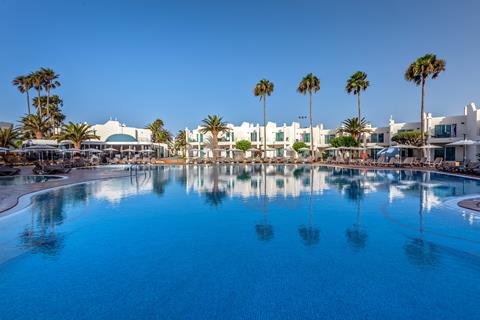 Lees alles over Hotel Barceló Corralejo Sands in de plaats Corralejo op Fuerteventura voor je vakantie in 2027