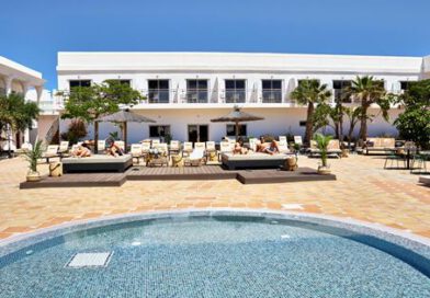 Lees alles over Hotel Coral Cotillo Beach  in de plaats El Cotillo op Fuerteventura voor je vakantie in 2025