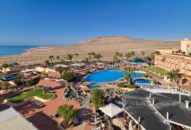 Lees alles over Hotel H10 Playa Esmeralda  in de plaats Costa Calma op Fuerteventura voor je vakantie in 2025