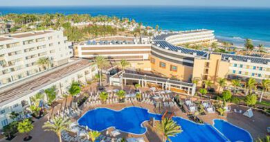 Lees alles over Hotel Iberostar Waves Gaviotas Park  in de plaats Jandia Playa op Fuerteventura voor je vakantie in 2025