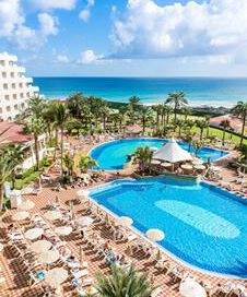 Lees alles over Hotel Riu Palace Tres Islas in de plaats Corralejo op Fuerteventura voor je vakantie in 2027