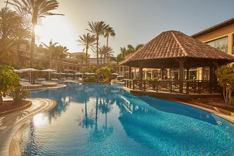 Lees alles over Hotel Secrets Bahia Real Resort & Spa in de plaats Corralejo op Fuerteventura voor je vakantie in 2027