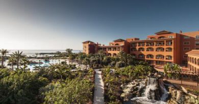 Lees alles over Hotel Sheraton Fuerteventura Beach Golf & Spa Resort in de plaats Caleta de Fuste op Fuerteventura voor je vakantie in 2027