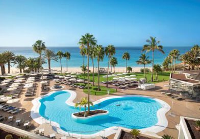 Lees alles over Hotel TUI BLUE Riu Calypso  in de plaats Jandia op Fuerteventura voor je vakantie in 2025