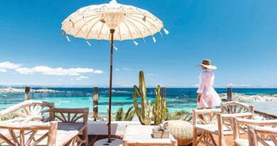 Lees alles over Hotel Tahiti  in de plaats Es Pujols op Formentera voor je vakantie in 2025